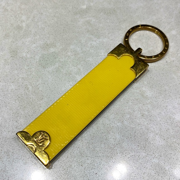 LOUIS VUITTON VINTAGE KEY RING TAB PATENT LEATHER YELLOW GOLD TONE UNISEX ⭐️⭐️⭐️ - Picture 10 of 11